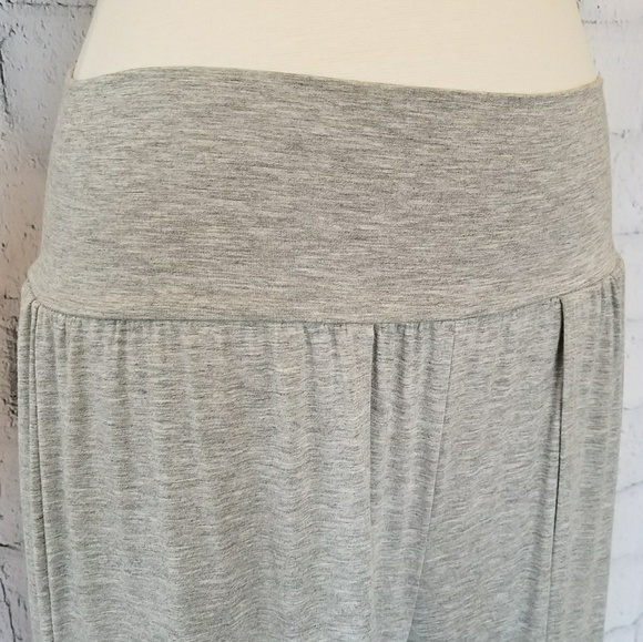 🖤 Wide Leg Tulip Pants - Picture 4 of 5